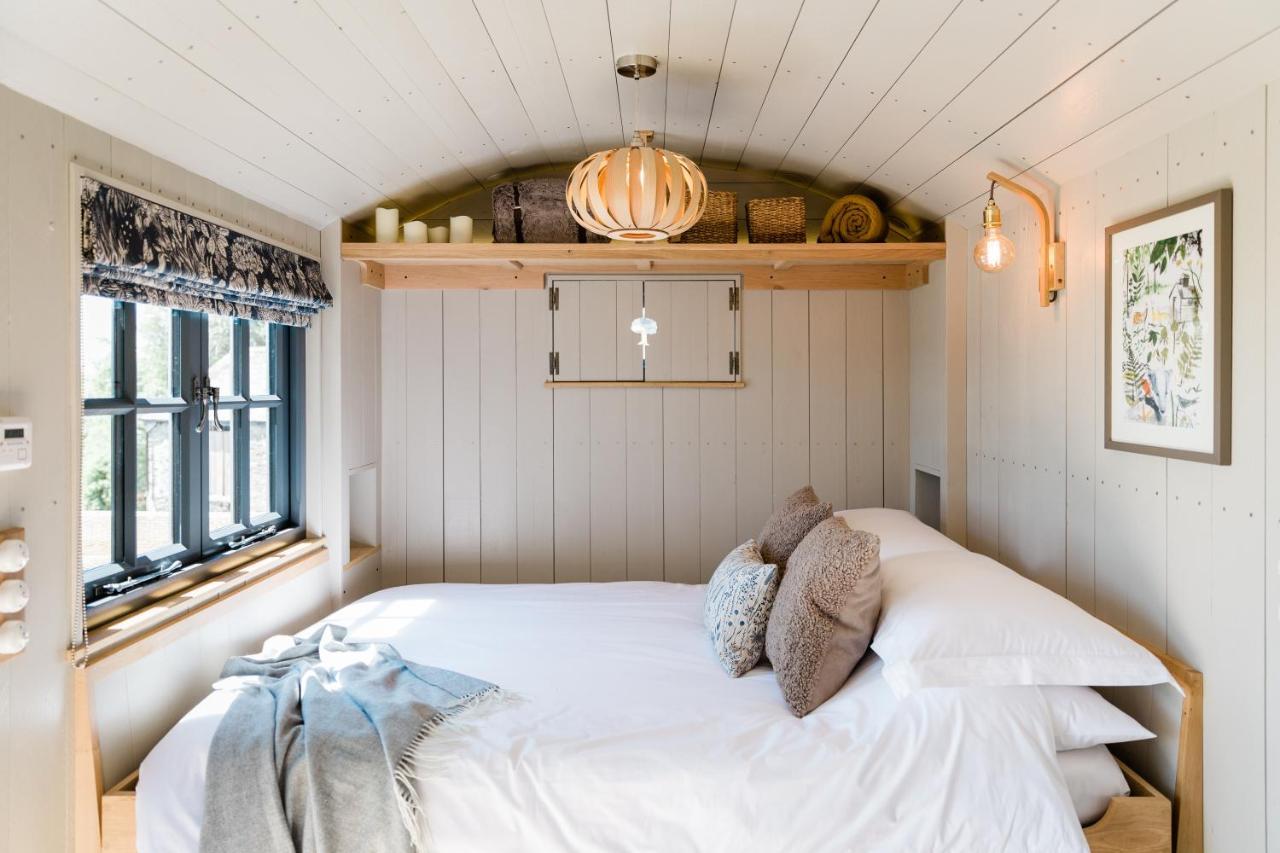 Boutique Cornish Shepherd'S Hut With Hot Tub Launceston Bagian luar foto