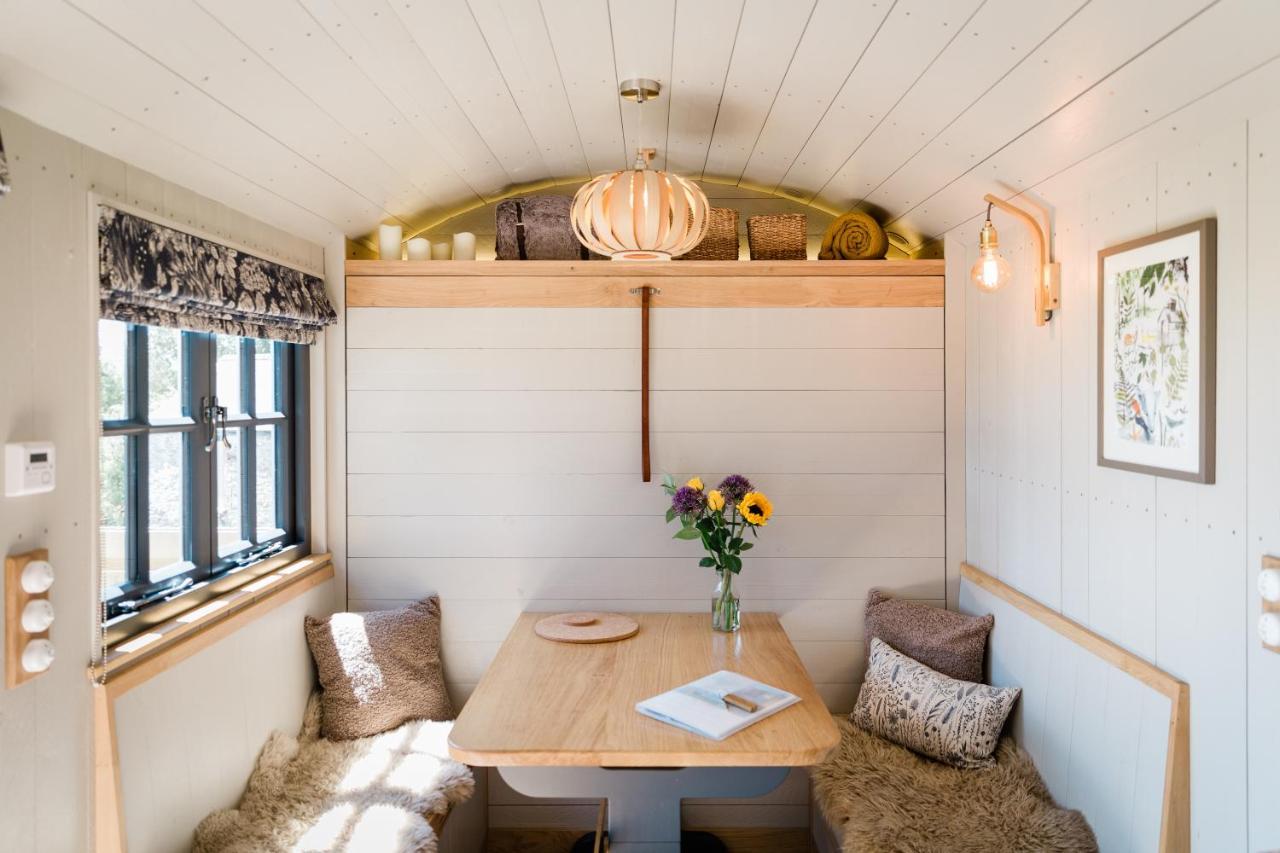 Boutique Cornish Shepherd'S Hut With Hot Tub Launceston Bagian luar foto