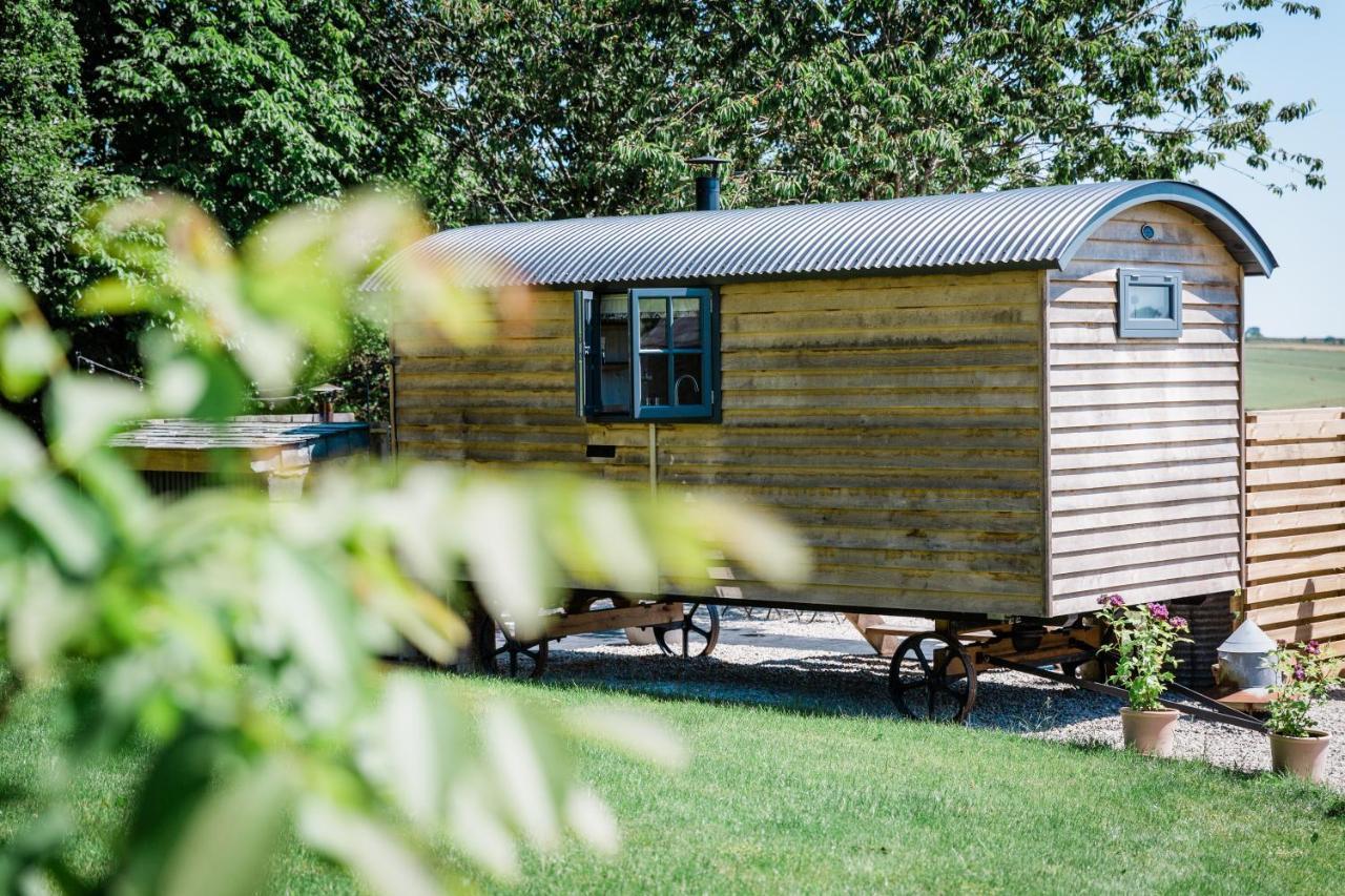 Boutique Cornish Shepherd'S Hut With Hot Tub Launceston Bagian luar foto
